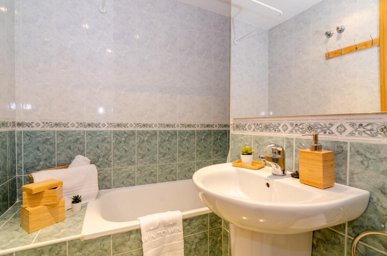 Wintowinrentals Pool, Sunny Side & Free Parking. Торре-де-Бенагальбон Экстерьер фото